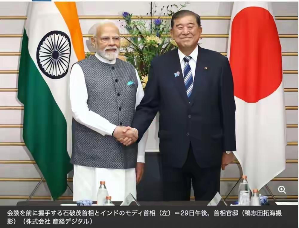 搞笑的一幕发生了，美国人开始撵印度人，而日本人却对印度人敞开了怀抱。这可不是