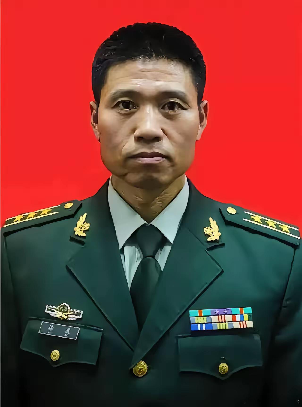 徐波.曾是武警北京总队雪豹突击队、副大队长武警十大忠诚卫士.魔鬼教头称号身怀20