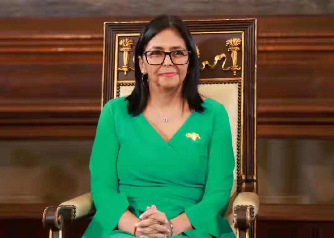 狠人上位！委内瑞拉代总统百日雷霆洗牌，马杜罗旧部彻底出局，背后真相太现实政