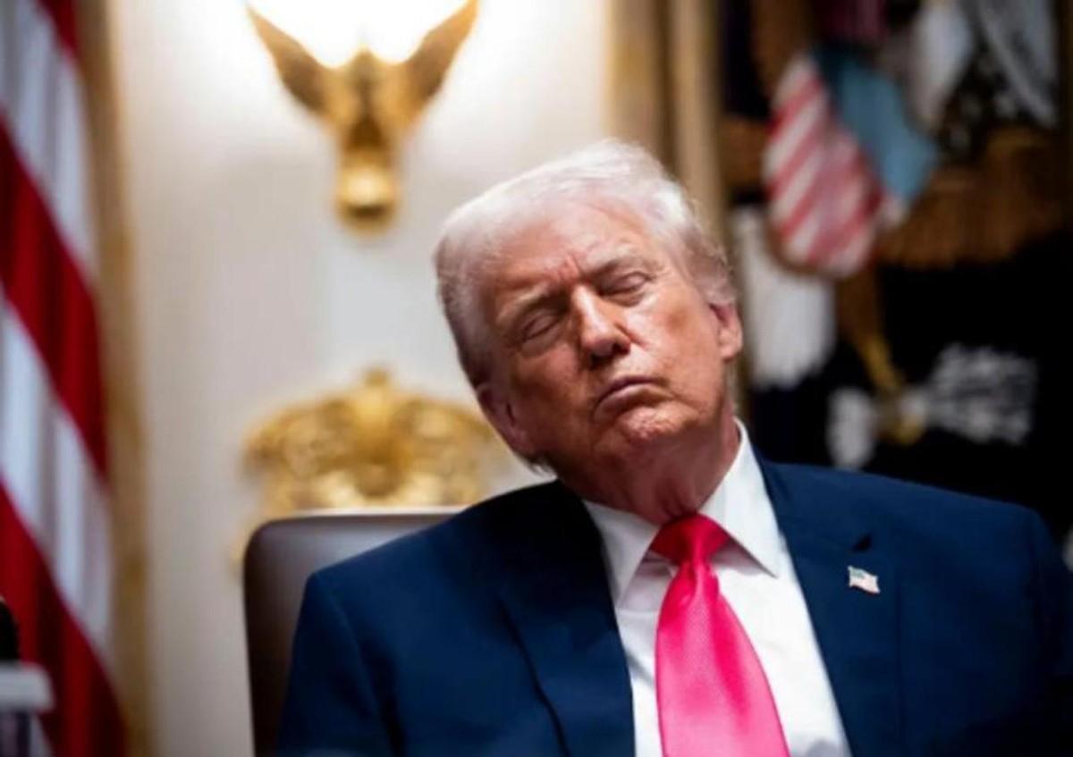 特朗普又整了个大活，格陵兰没买成，达沃斯签字现场冷场了。这不是段子，是真事儿，丹