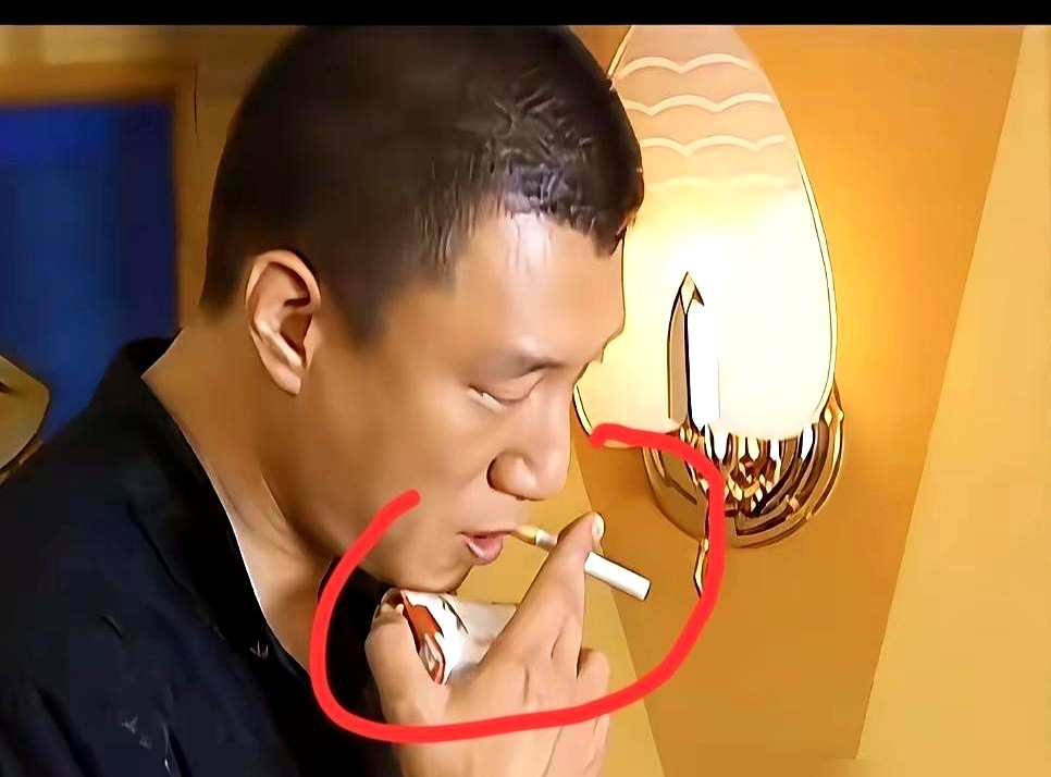 孙红雷在《征服》里抽的那包白皮烟，现在二手市场炒到了大几千。这部豆瓣9.1分的剧，当年剧组从石家庄老