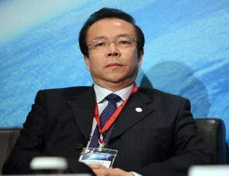 贪官为什么会前腐后继的贪？肆无忌惮的贪？贪婪无度的贪？毫无顾忌的贪？他们以为，只