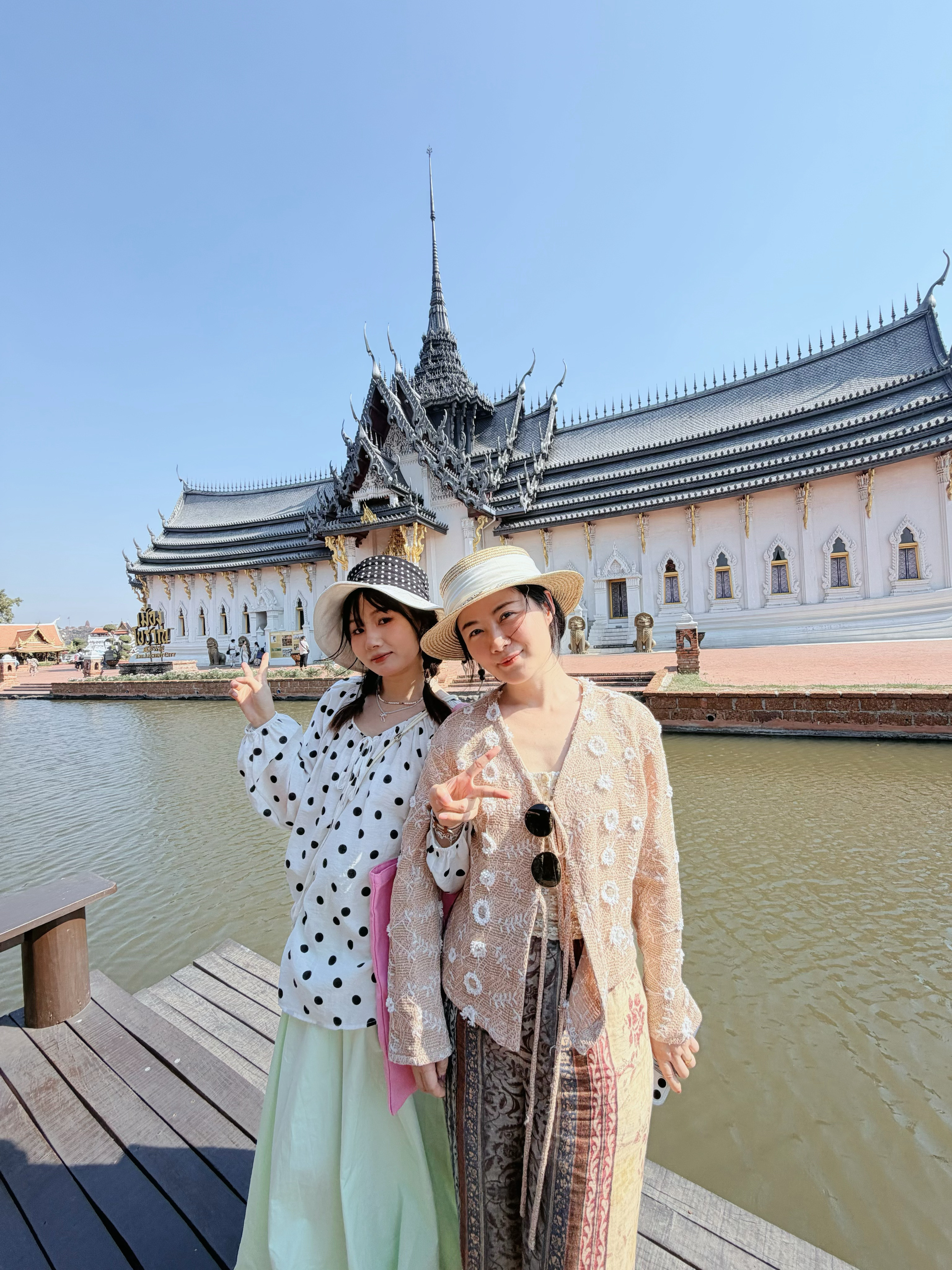 暹罗古城半日游，它是一个纯人工打造的景点，里面非常大，很好一点就是可以租高尔夫球