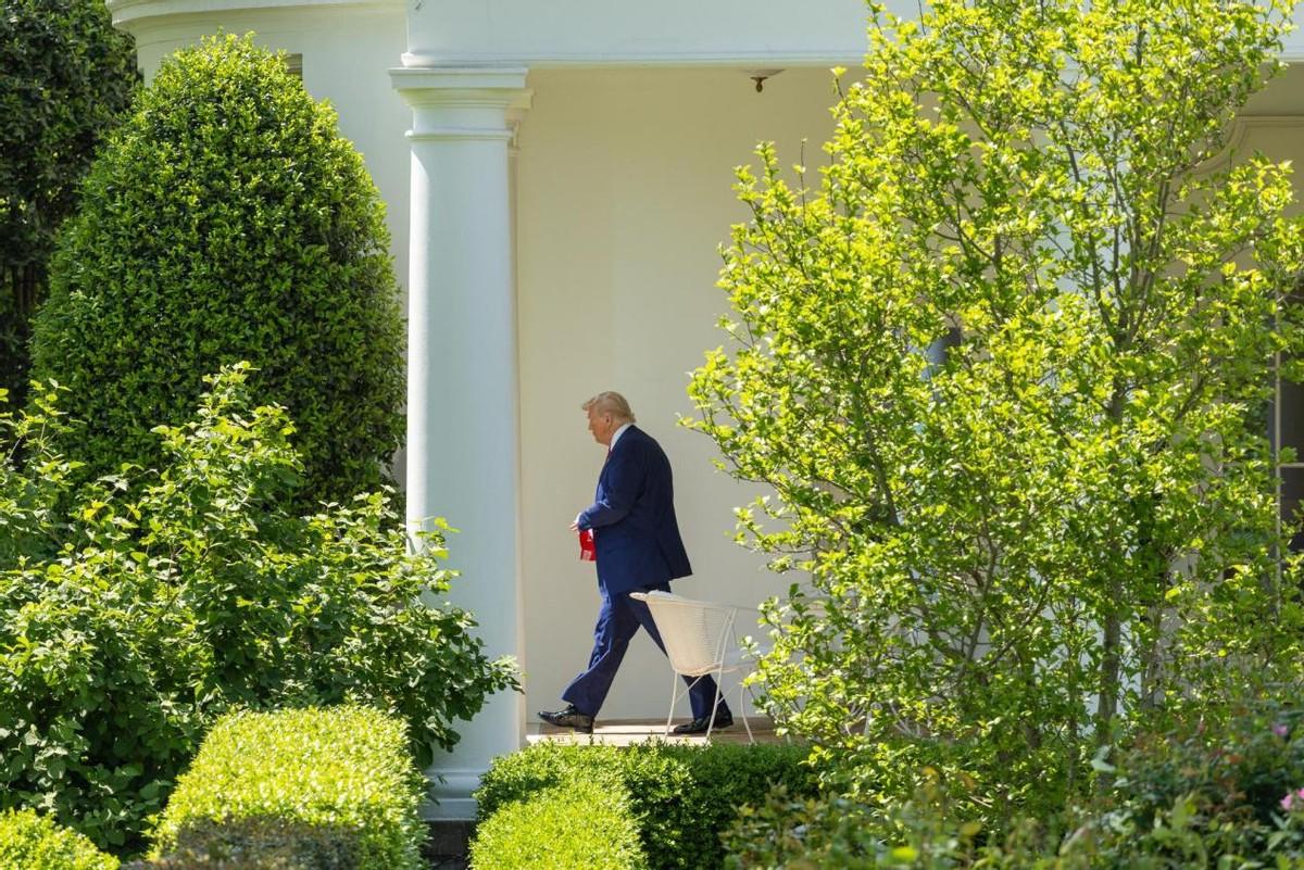 投票237:140！第3次弹劾失败，特朗普随即宣布，重要政策已经启动泽连斯基翘