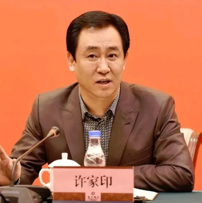 恒大退市了，谁来继续保交楼呢？恒大将于8月25号退市，目前恒大还有75万套烂尾楼