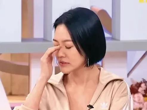 一夜过后，小S现在后槽牙都要咬碎了。前一天刚说自己要振作起来了，主动释放信号