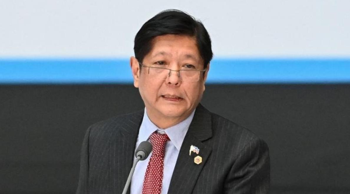 马科斯这次真悬了！46只行李箱全部装满现金，莎拉抓到关键证据。民众凄苦不堪，纨绔