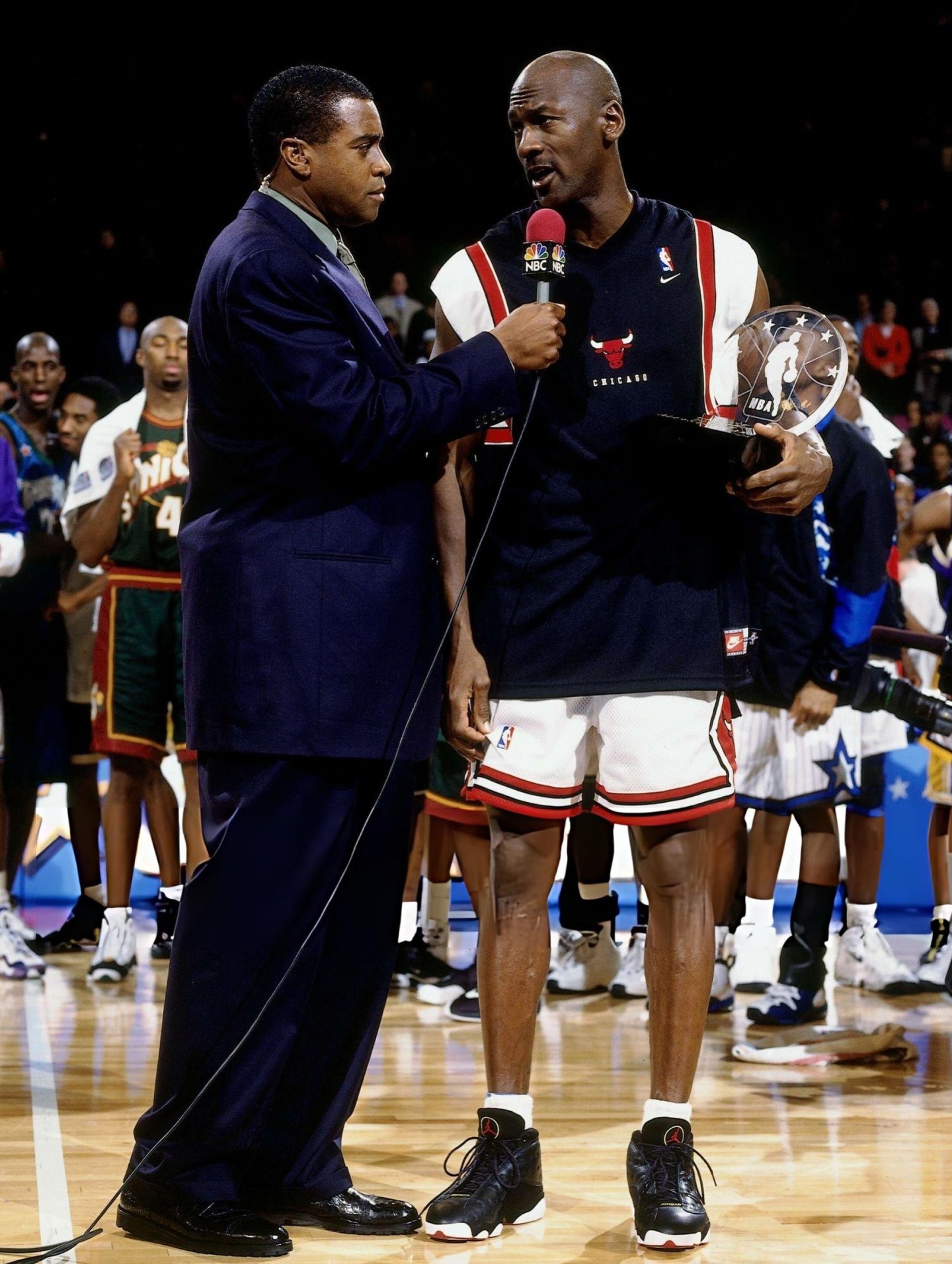 乔丹在历届全明星赛上脚的AJ。乔丹