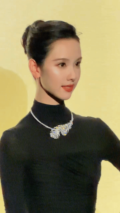 陈都灵说拍到你满意为止陈都灵拍到你满意为止此女就这样顶着一张萌萌的脸做最爱女的