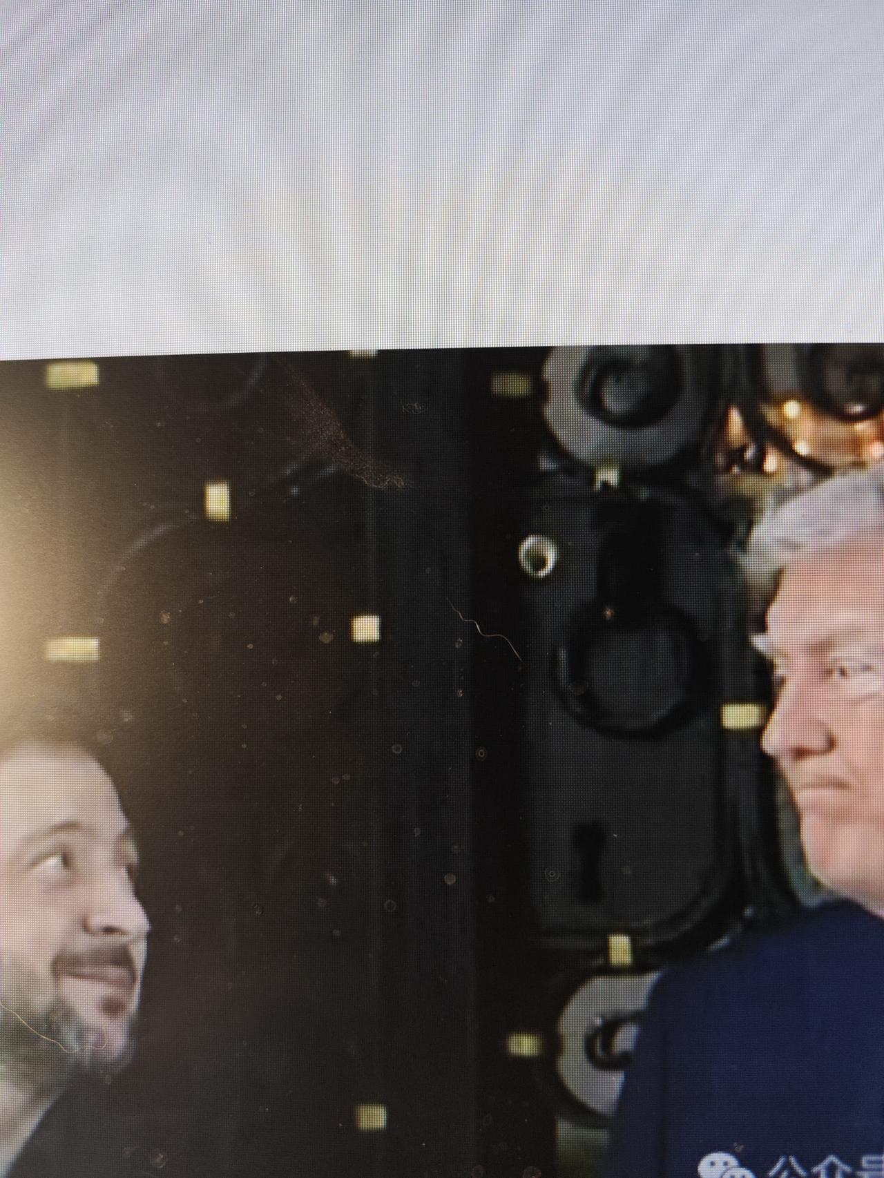 这可能有点怪这话不是我说的，这是28日老美川普总统说的，而且是当着媒体的面，