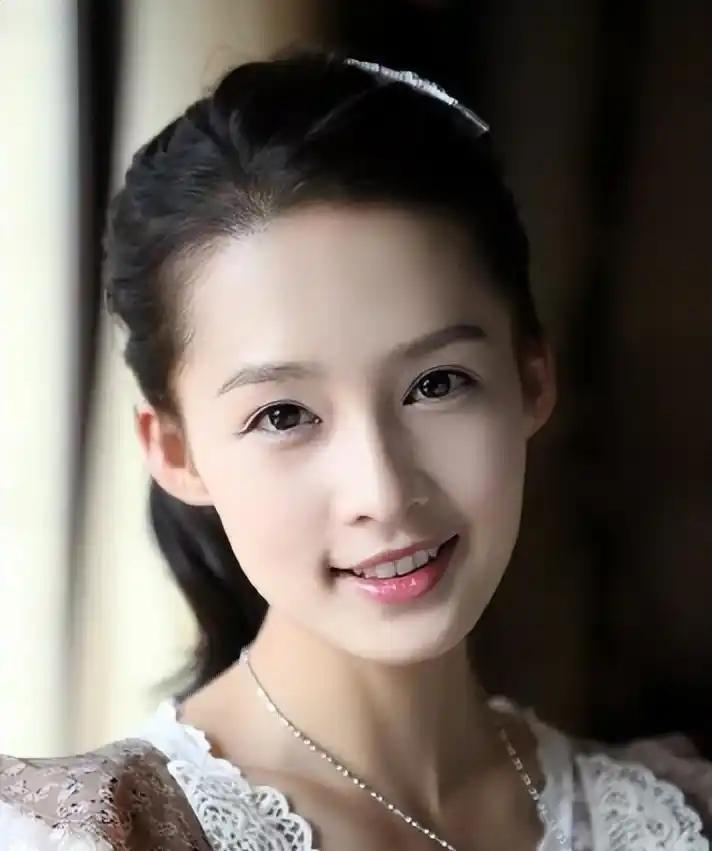 终于知道李沁为什么还不结婚了，不是因为她没人追，不是因为她不想结，而是她的初