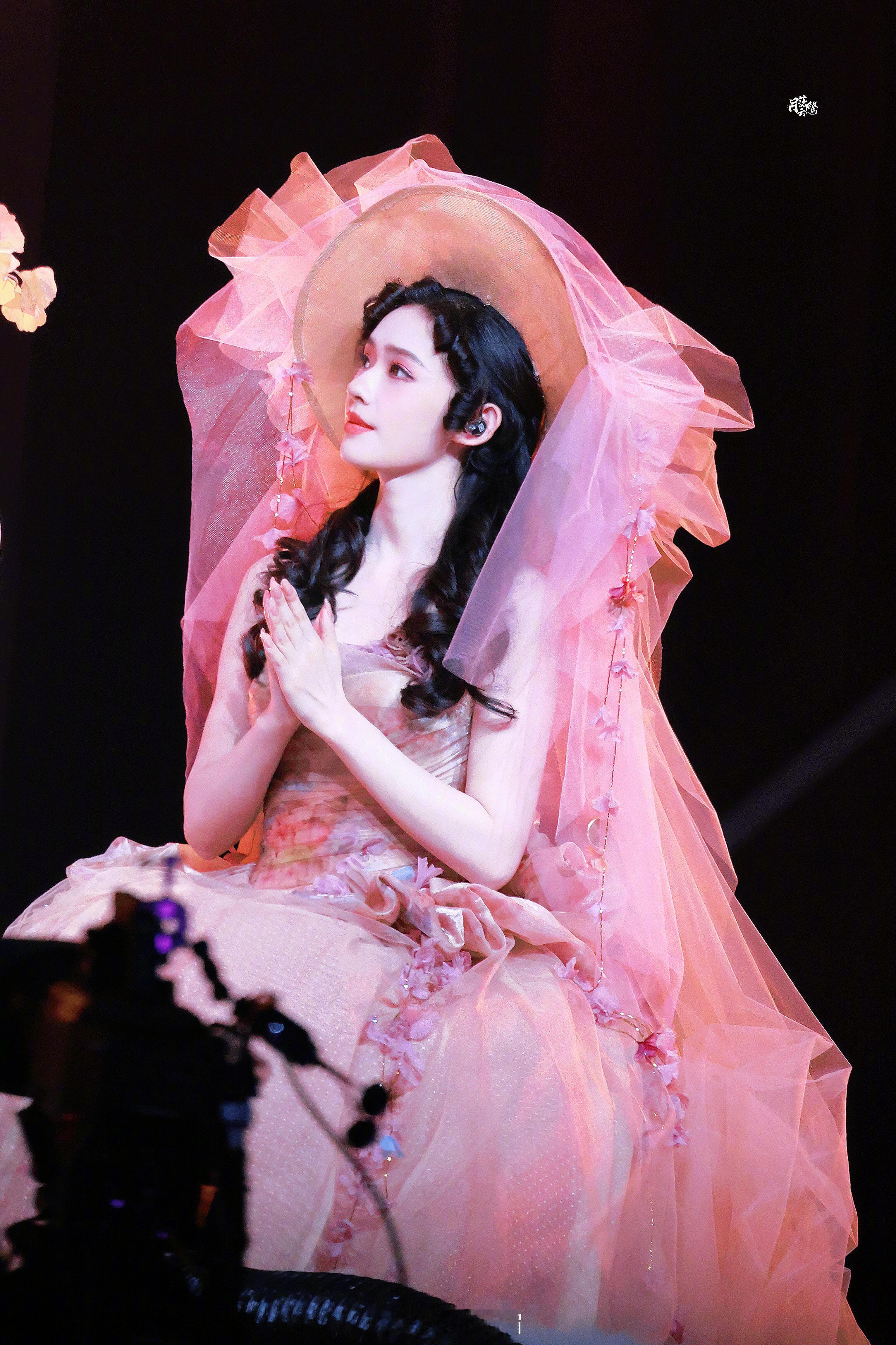 林允这是什么人间油画美人啊