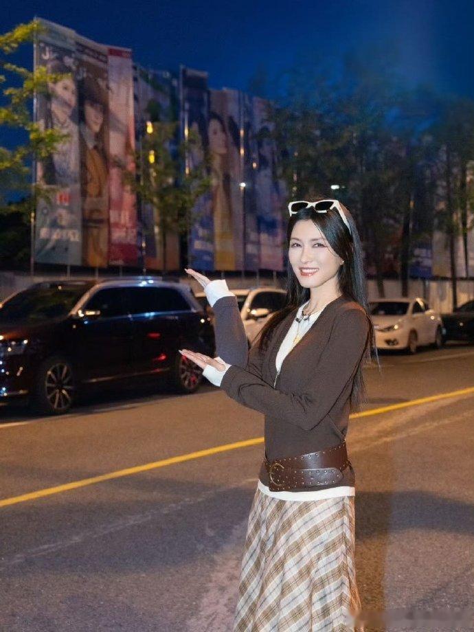 20年了徐洁儿不知道什么是注水旗属实让人意外又心疼，徐洁儿出道二十年才知道注水旗