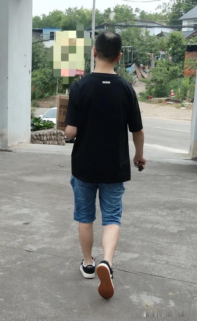 这个月的19日就是端午节了，也是我们这里女儿要给妈妈送节的日子，可是我老公，他没