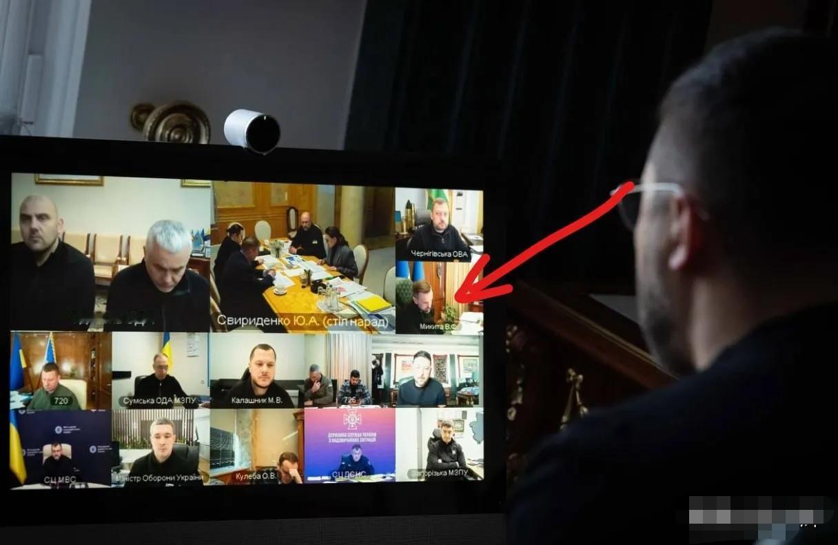 停电黑灯开视频会——泽连斯基拙劣的表演，骗得了自己骗不了别人网上发布了