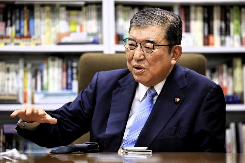 日本前首相石破茂突然在电台节目里开炮，公开反对首相高市早苗关于台湾问题的激进言论