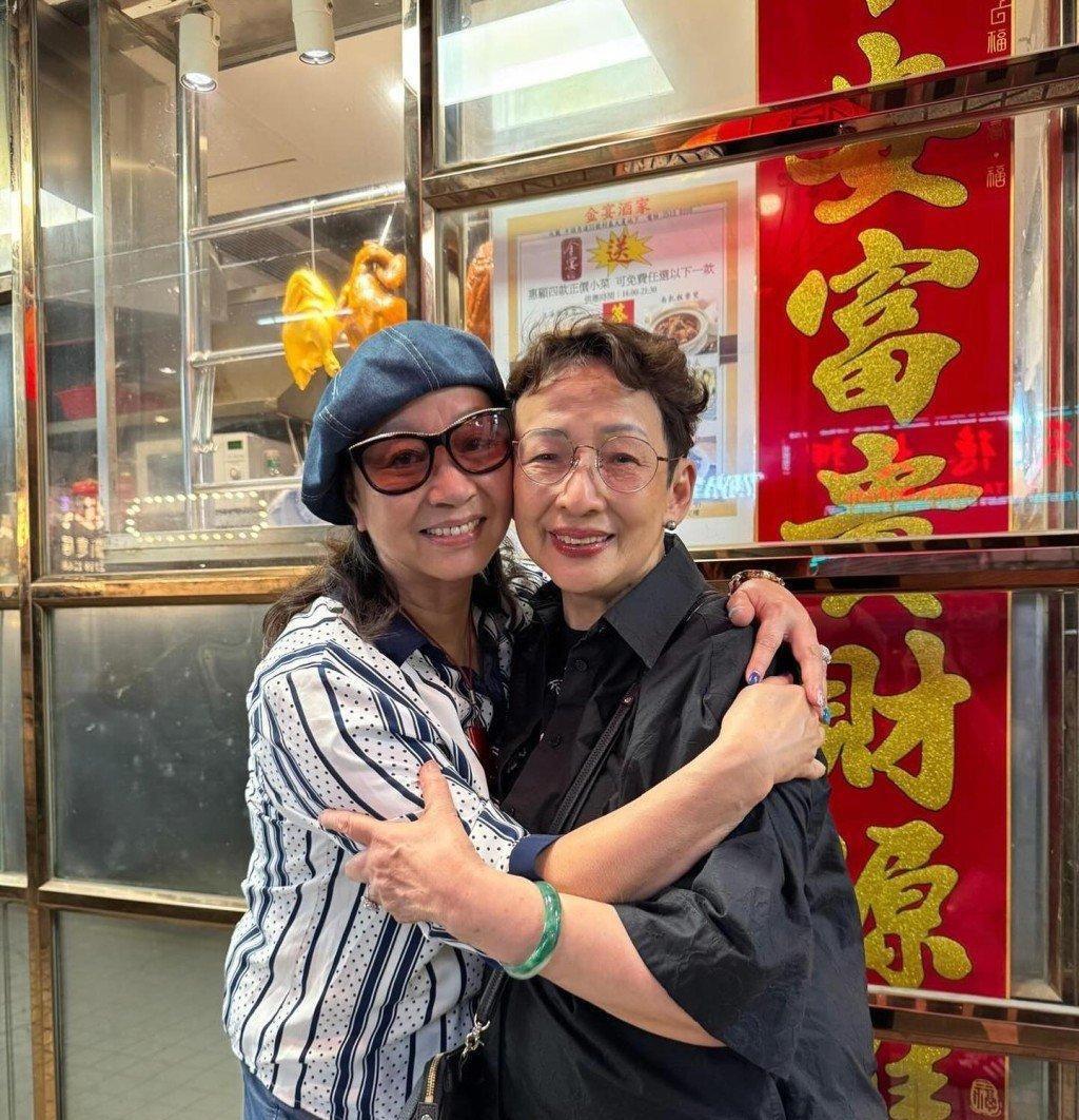 75岁“包租婆”元秋最新近照，她看起来好年轻，整个人神采奕奕，外表也就50岁的样