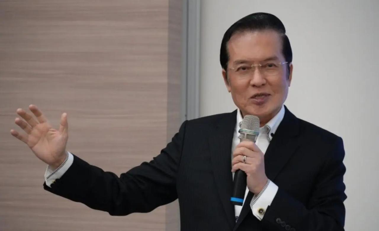 .就在刚刚，国民党副主席张荣恭大喊：我爱中华，中华儿女最伟大。6月13日，第