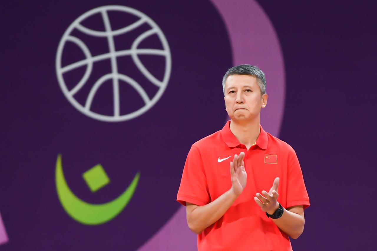 中国男篮2月26日客战日本男篮的世界杯预选赛迫在眉睫中国男篮12人名单还没确定？