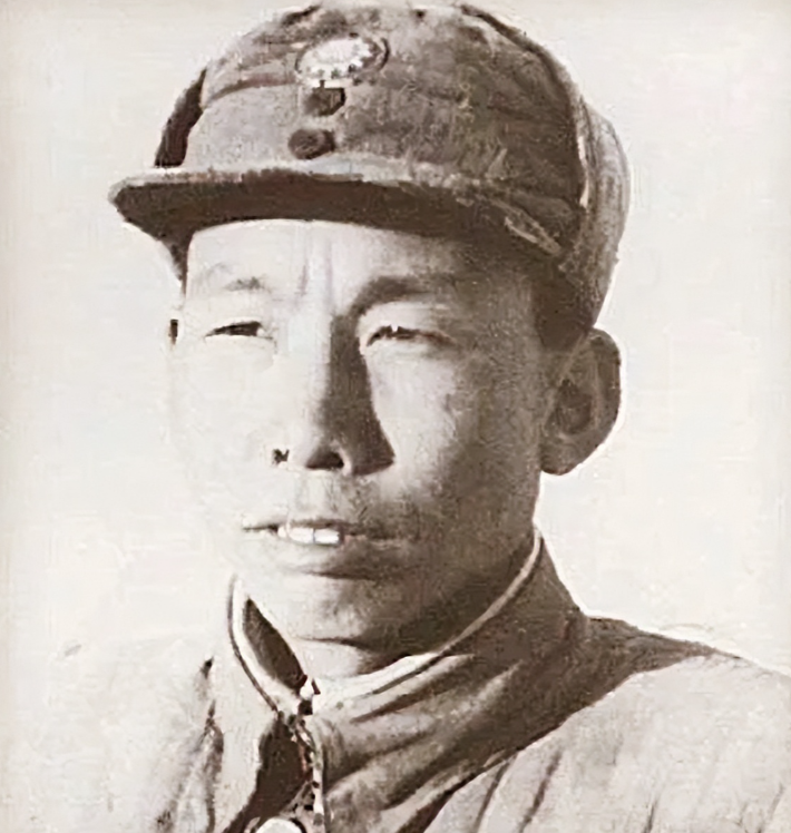1945年，邯郸战役中，一名25岁国军被感化过来后，轻蔑地说：“这么穷，一个连只