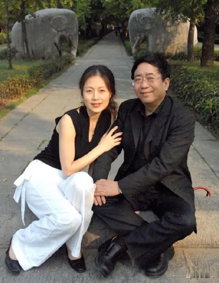 当年不被看好的“老少配”余秋雨和马兰！居然恩爱了31年！黄梅戏皇后马兰当年下嫁大