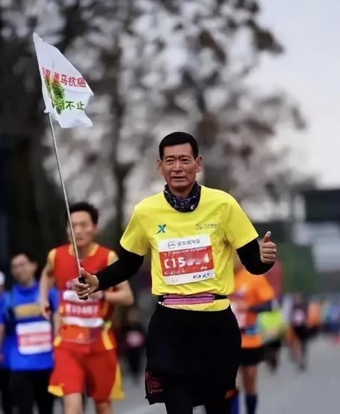 你只能活三个月了！”2016年，53岁安徽男子被确诊为肺癌晚期，医生说手术无用，