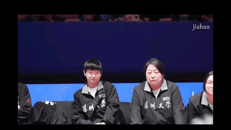 9月1日莎莎启程返京了！乒超第三轮尚未结束，莎莎一个人就启程乌鲁木齐准备返京了