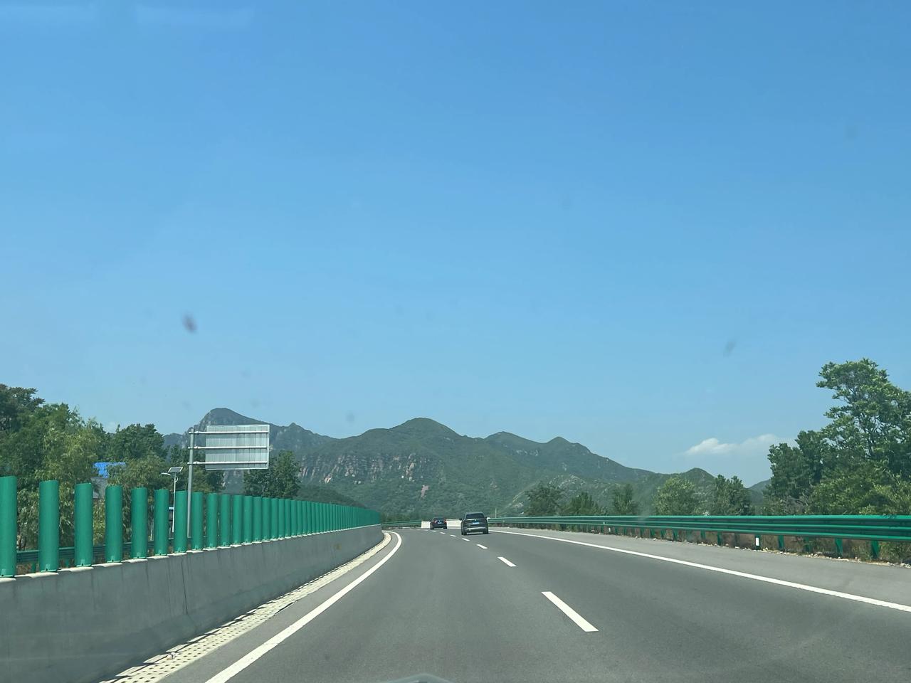 昨天晚上，有个网友，通过微信跟我讲，他刚当上校长，该怎么做，更好？他说，他今年