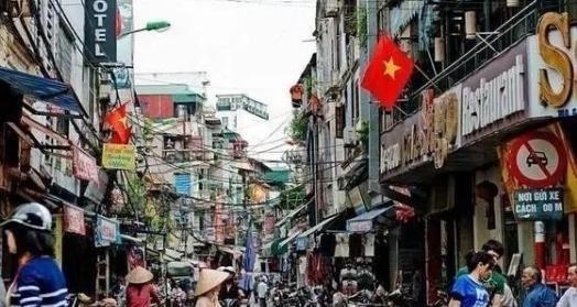 一个美国网民发帖：我刚在中国待了两周。开始的时候我以为我们完蛋了，但是当我回到美