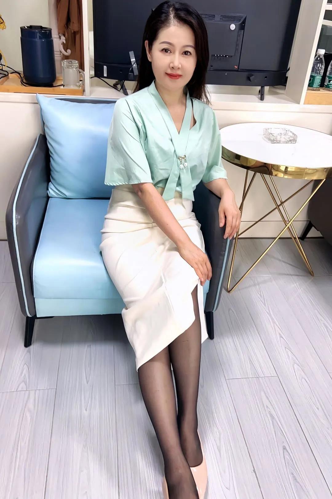 怎样做一个成熟稳重的女人?随着年龄的增长，总有一些经历会在脸上留下印迹，终究