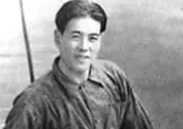 1942年，唐生明跟美貌妻子徐来深夜去76号见李士群，李士群说“你跟军统通消息的