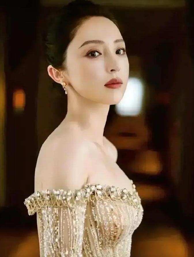 终于知道高云翔为什么，要和董璇离婚了，连内裤都不洗的人，只穿一次性内裤，每条10