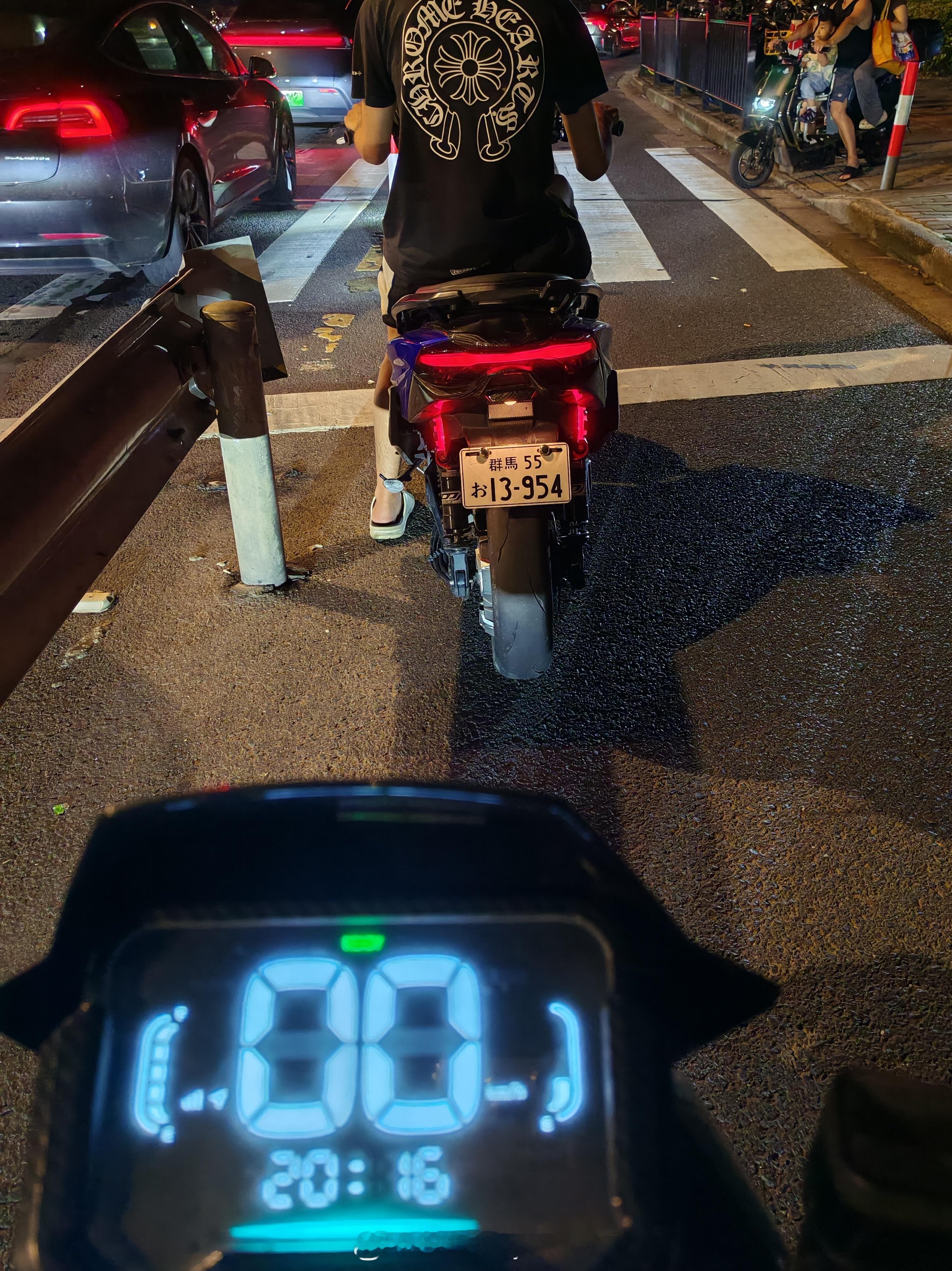 请问这是啥汉奸车牌能在上海行驶