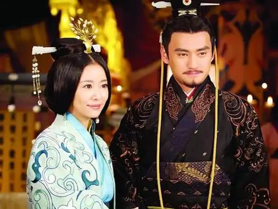 刘彊上表辞去太子之位，刘秀问：“你已当了十六年太子，废了你，如何向天下交待？”