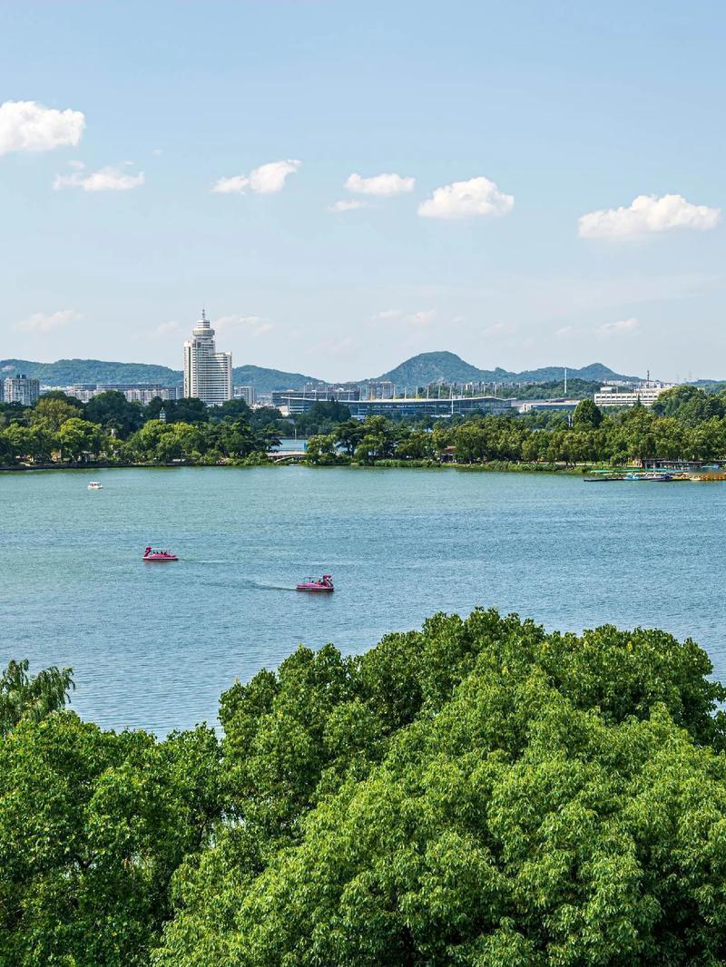【为什么说南京玄武湖有“秩序感”】南京玄武湖的“秩序感”体现在