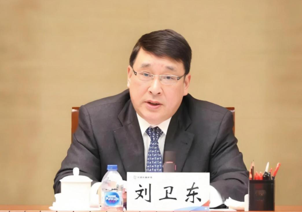 正义法官捎一句话给正被提起公诉刘卫东！别人也许贪的是钱财，刘卫东贪的可不仅是钱，