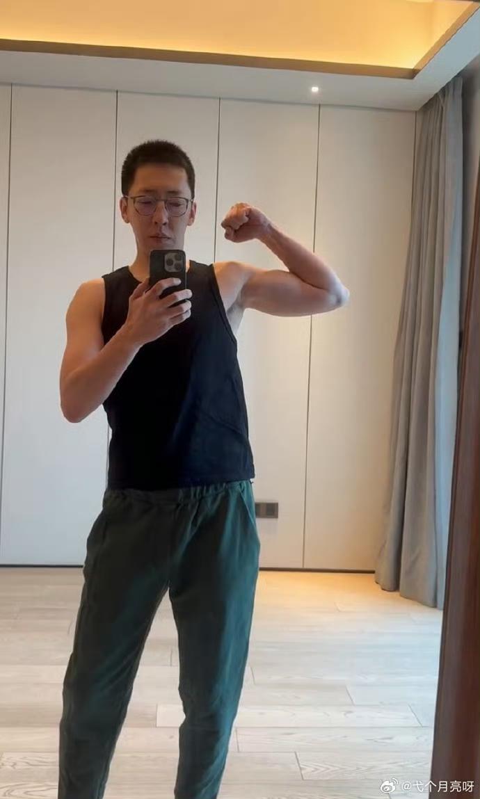 留几手竟然给西贝出谋划策，9月13日留几手发微博。内容如下：第一，西贝官方停