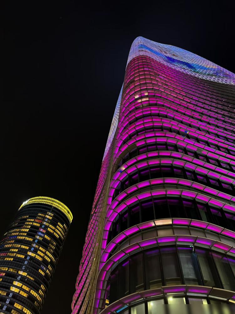 10亿美元，就这么没了。两天前的凌晨，克里米亚一声巨响。乌军专挑要害下手：S