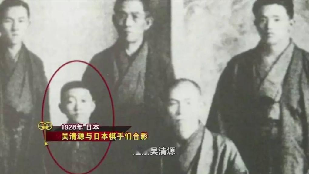 1925年，军阀段祺瑞与11岁小孩下棋，当众被杀得片甲不留，气得脸都绿了。没想到