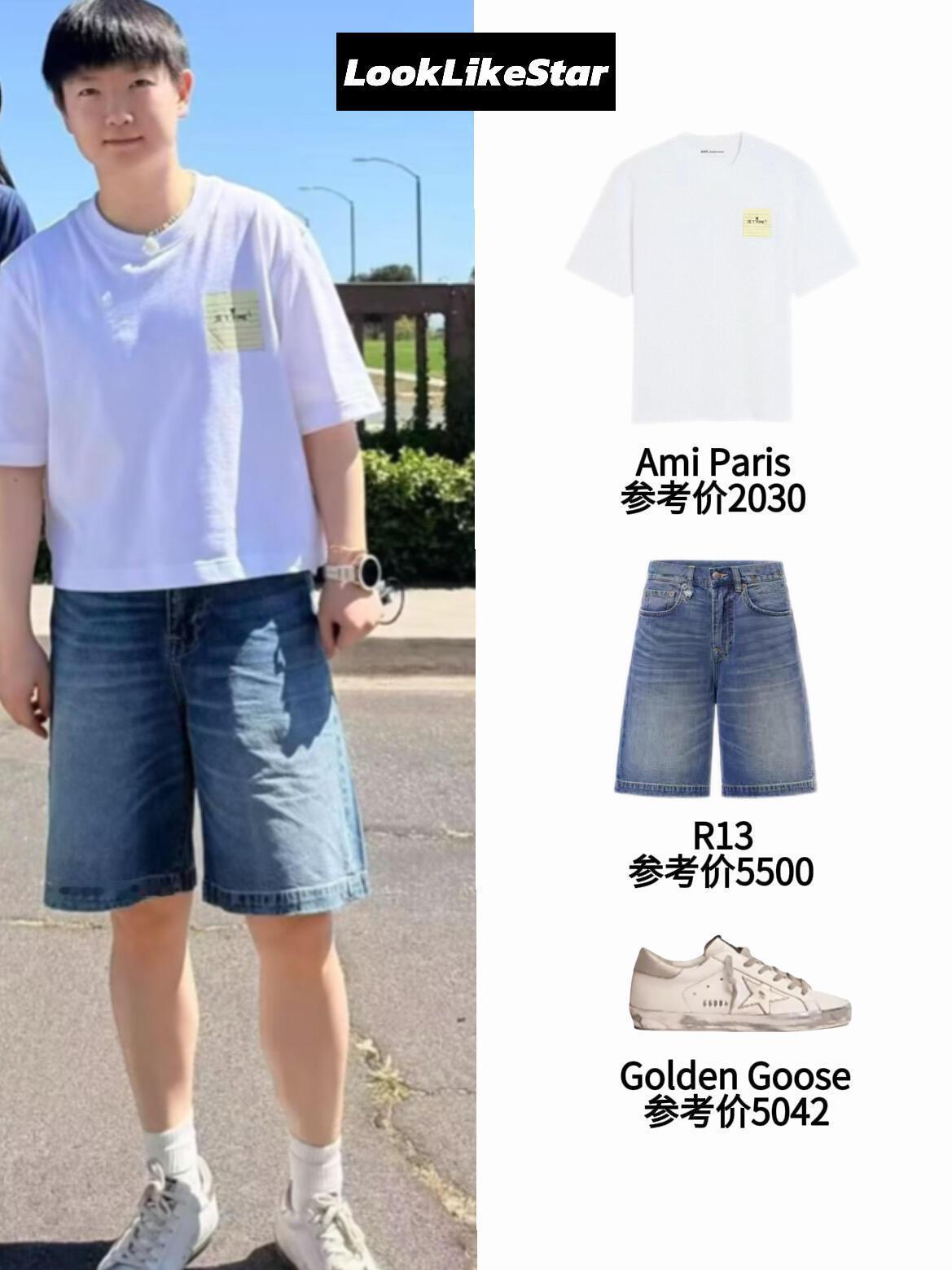 莎莎其实也爱穿私服，内心还是一个小孩的感觉！白色上衣宽松版，牛仔短裤短短的，这