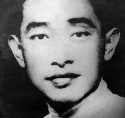 1928年，一个被判了死刑的共产党员，被敌人故意和偷牛贼关在同一间牢房——这是赤