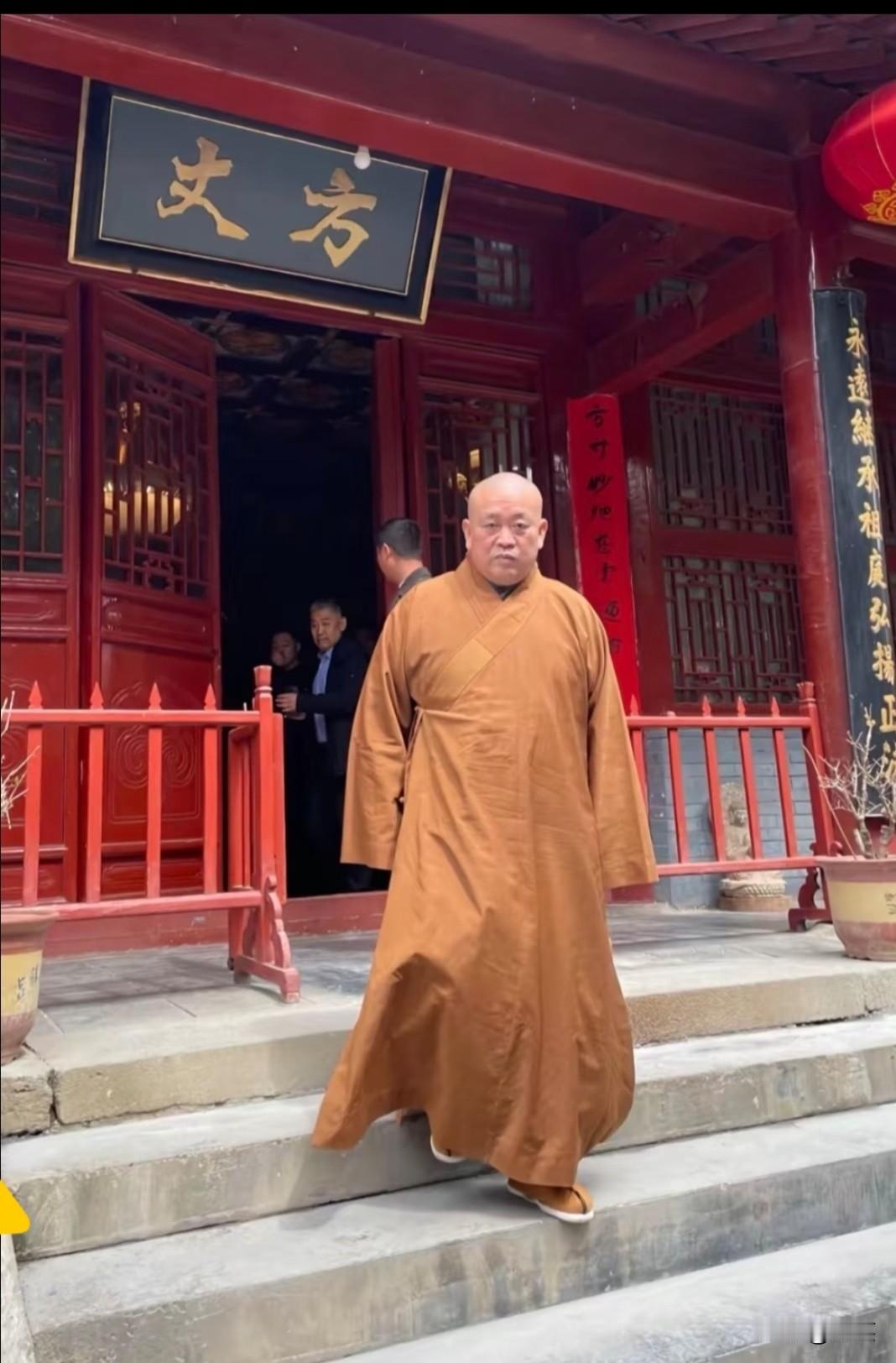 释永信百年后给他后人出了个大难题释永信从15岁开始当和尚，60岁因违