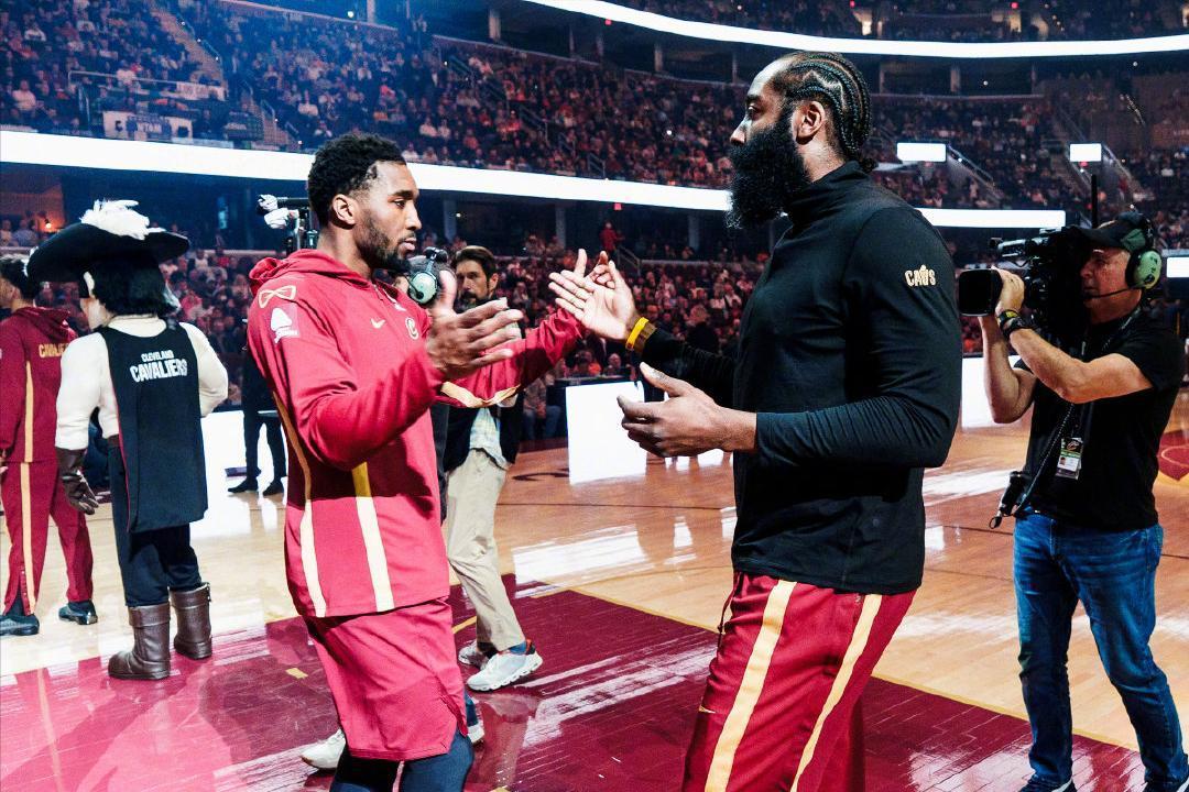 哈登怎么也没想到，来骑士之前和来骑士之后差距这么大！1，来骑士之前--骑士是东