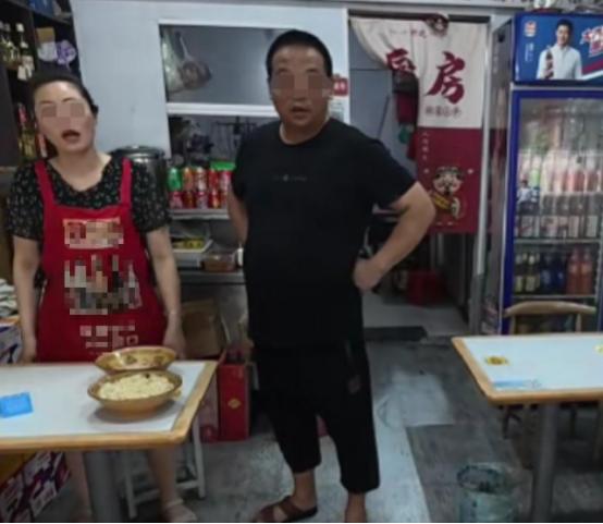 “格局太小！”谁能想到，仅仅因为区区9毛钱，苏州木渎镇一对开面馆的夫妻，硬生生在