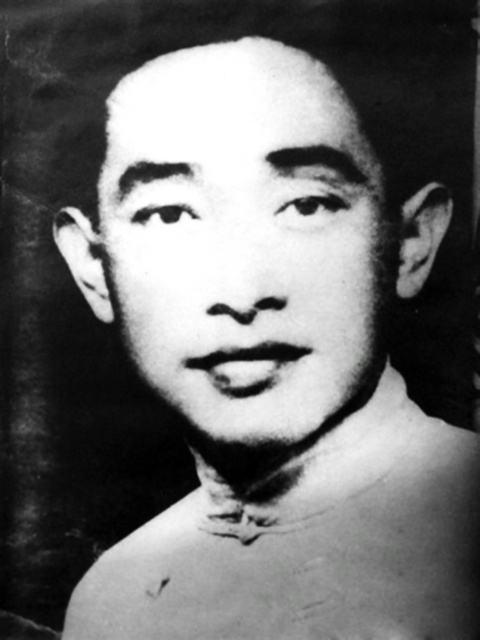 1928年11月，梅大栋被捕，敌人为了羞辱他，故意将他和偷牛贼关在一起。