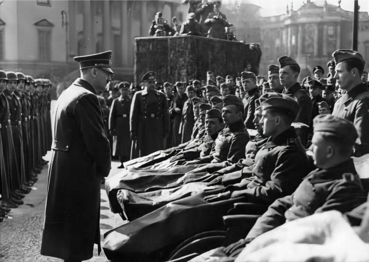 二战后两德政府对纳粹德国的阵亡将士遗属及伤残将士有无抚恤赡养？提到二战时的德