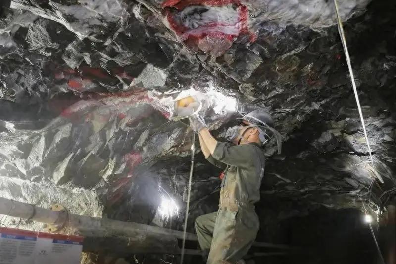捏住命门了！美欧这回真慌了。俄罗斯甩出一份重磅报告，直接把中国手里的一张“王牌”