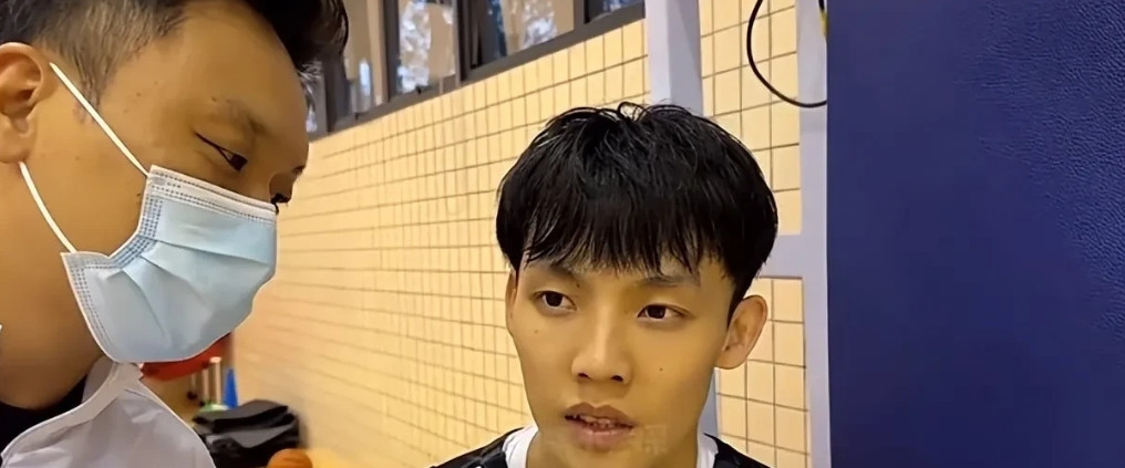 广东男篮随队记者太牛了！近期，广东男篮随队记者关辛获聘为中国篮协传播委员会委员