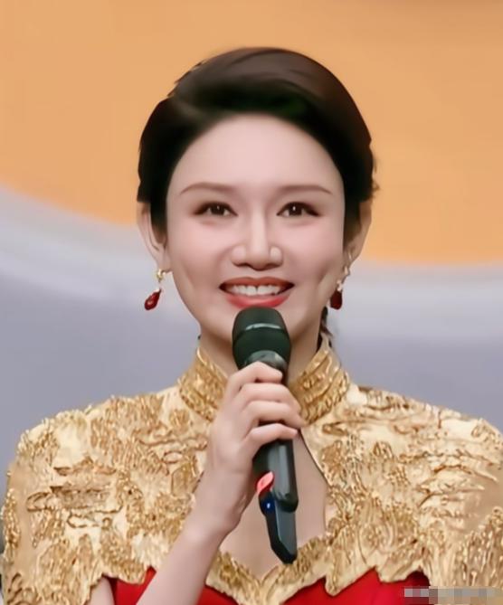 37岁龙洋为什么不结婚？原因很简单，不是没人喜欢她，也不是因为她不好看，而是