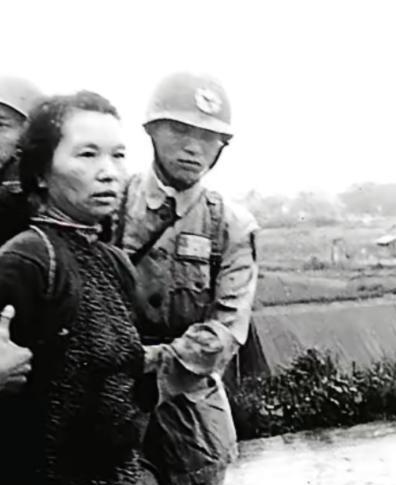 没想到，朱枫的大女儿竟然是国民党特务。2025年秋的浙江镇海烈士陵园，朱枫的汉白